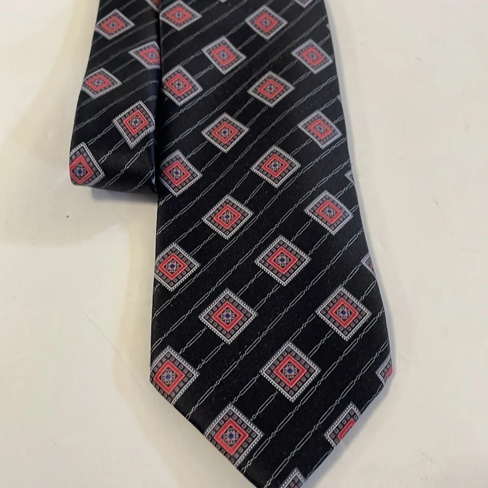 ERMENEGILDO ZEGNA for Neiman Marcus men’s luxury tie 100% silk geometric